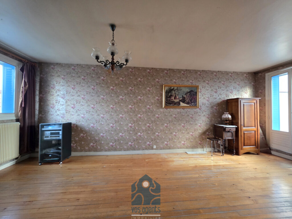 Maison 6 pièces avec terrasse, garage et atelier – 6 pièces – 4 chambres – 111 m²