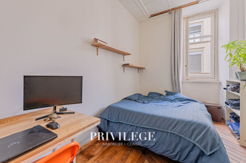 Appartement 90 m2 place Meissonnier – 4 pièces – 3 chambres – 91 m²