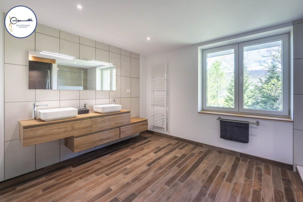 DEMEURE D&rsquo;EXCEPTION – GERARDMER – 13 PIECES – 437m2 avec SPA – 13 pièces – 8 chambres – 437 m²