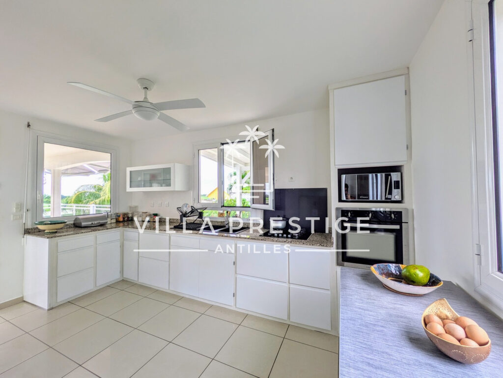 PROPRIÉTÉ D&rsquo;EXCEPTION VILLA T6 ET 2 LOGEMENTS T2 – VUE DÉGAG – 10 pièces – 7 chambres – 257.37 m²