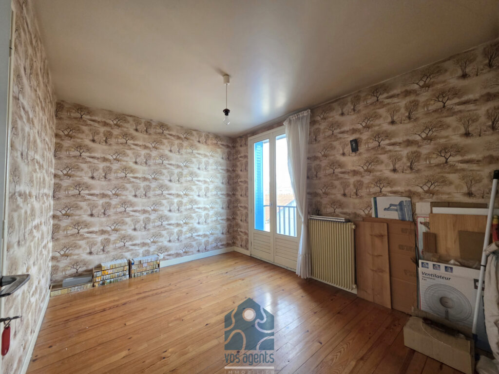 Maison 6 pièces avec terrasse, garage et atelier – 6 pièces – 4 chambres – 111 m²
