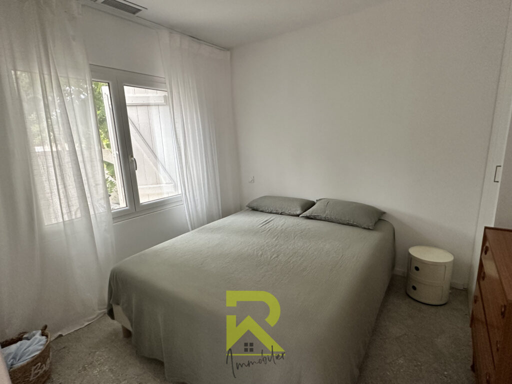 GRAU D&rsquo;AGDE, Villa 3 faces rénovée récemment de plain-pied a – 4 pièces – 3 chambres – 72 m²