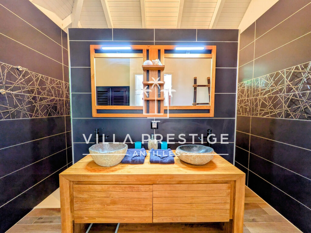 SUPERBE VILLA RECENTE 4 CHAMBRES, PISCINE ET TERRAIN CONSTRU – 5 pièces – 4 chambres – 157 m²