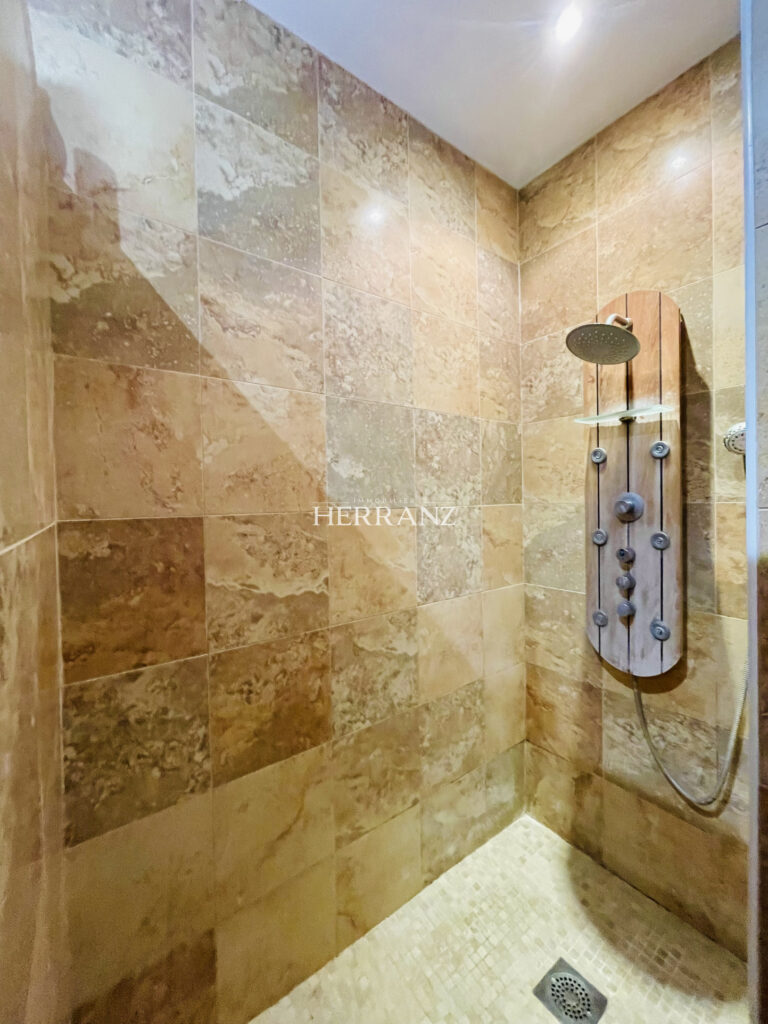 Propriété de Caractère en Pierre à Libourne, proche Saint-Ém – 8 pièces – 3 chambres – 192 m²