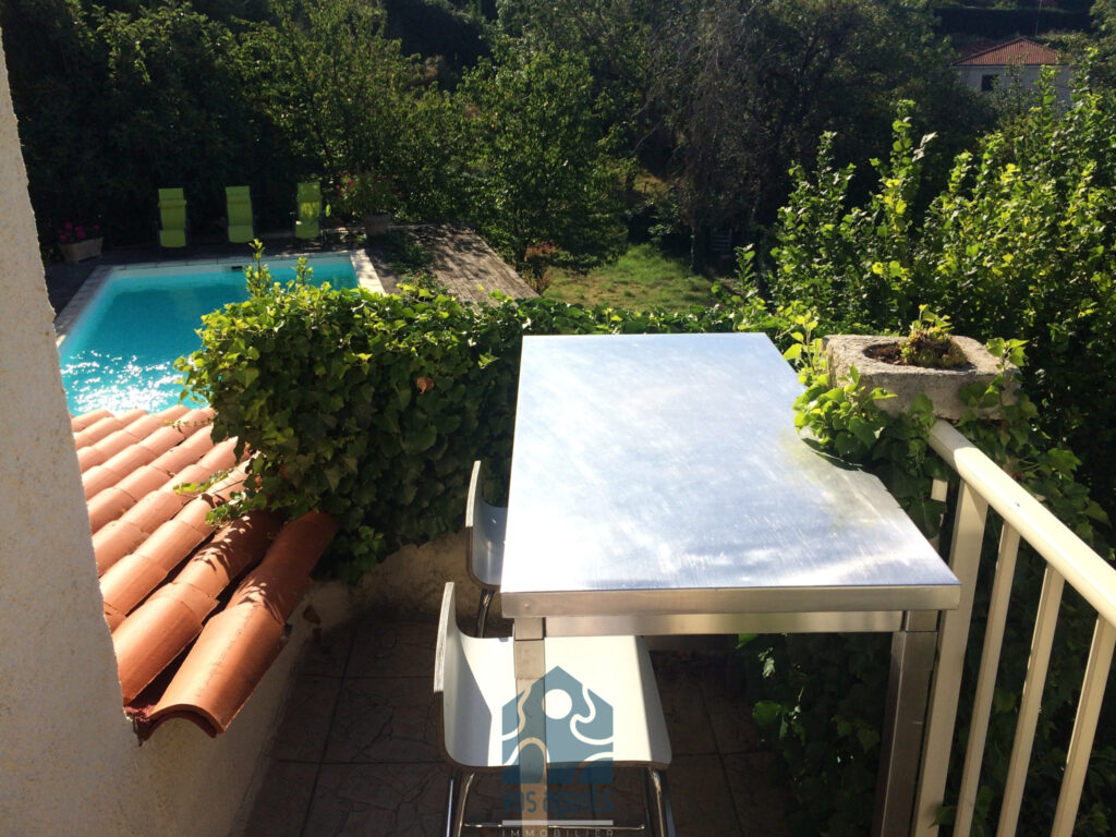 Maison 8 pièces avec piscine et jardin – 8 pièces – 4 chambres – 211 m²