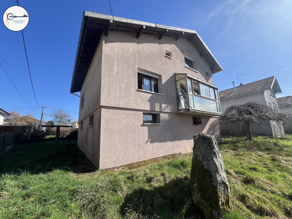 Maison Deyvillers 5 pièces 110m2 – 6 pièces – 3 chambres – 110 m²