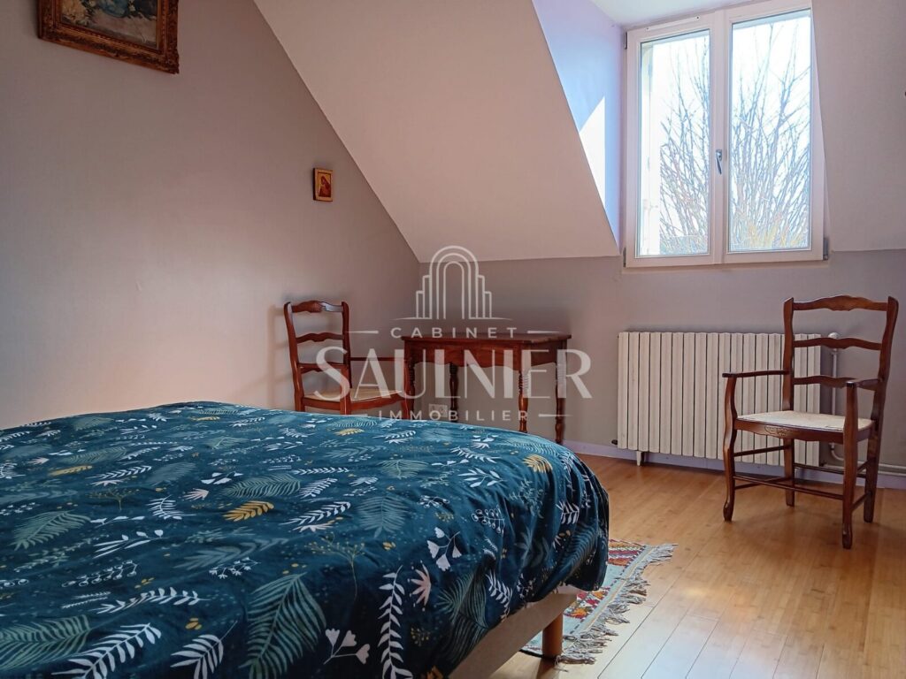 A Loches-Authentique maison vigneronne rénovée- 110 m2 avec  – 5 pièces – 3 chambres – 110 m²