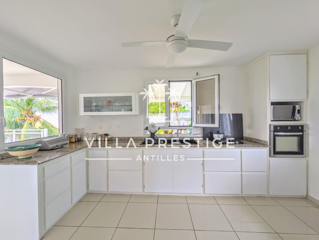 PROPRIÉTÉ D&rsquo;EXCEPTION VILLA T6 ET 2 LOGEMENTS T2 – VUE DÉGAG – 10 pièces – 7 chambres – 257.37 m²