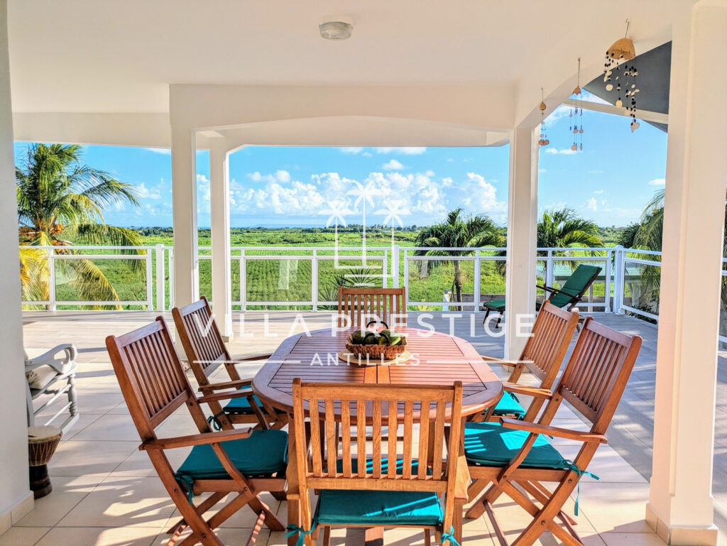 PROPRIÉTÉ D&rsquo;EXCEPTION VILLA T6 ET 2 LOGEMENTS T2 – VUE DÉGAG – 10 pièces – 7 chambres – 257.37 m²