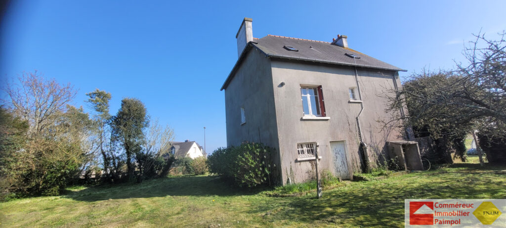 À VENDRE MAISON TRADITIONNELLE AVEC VUE MER À LOGUIVY-DE-LA- – 6 pièces – 4 chambres – 100 m²