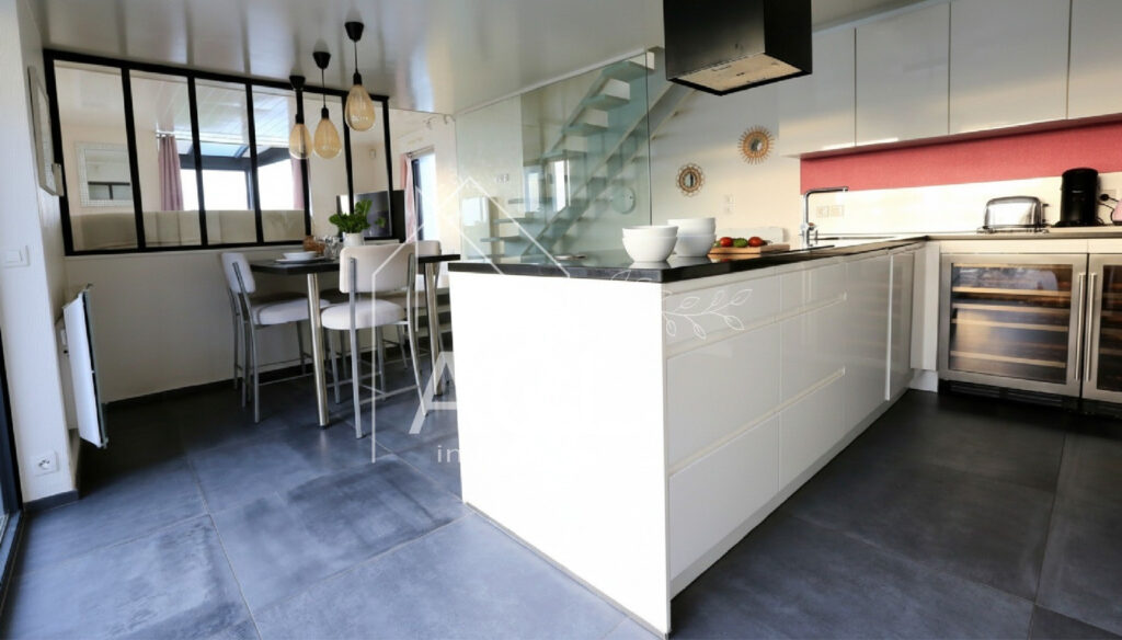 Villa d&rsquo;exception face à la mer avec piscine et spa – 6 pièces – 4 chambres – 125 m²