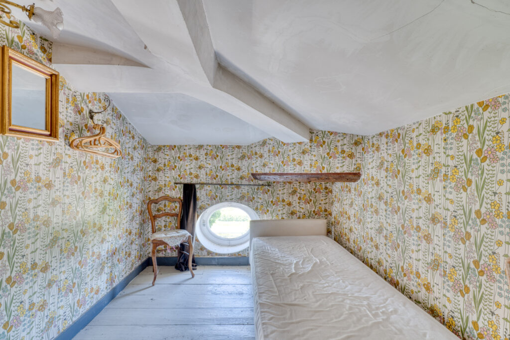 Chasselay propriété avec terrain calme, piscine et vue extra – 9 pièces – 7 chambres – 174.47 m²