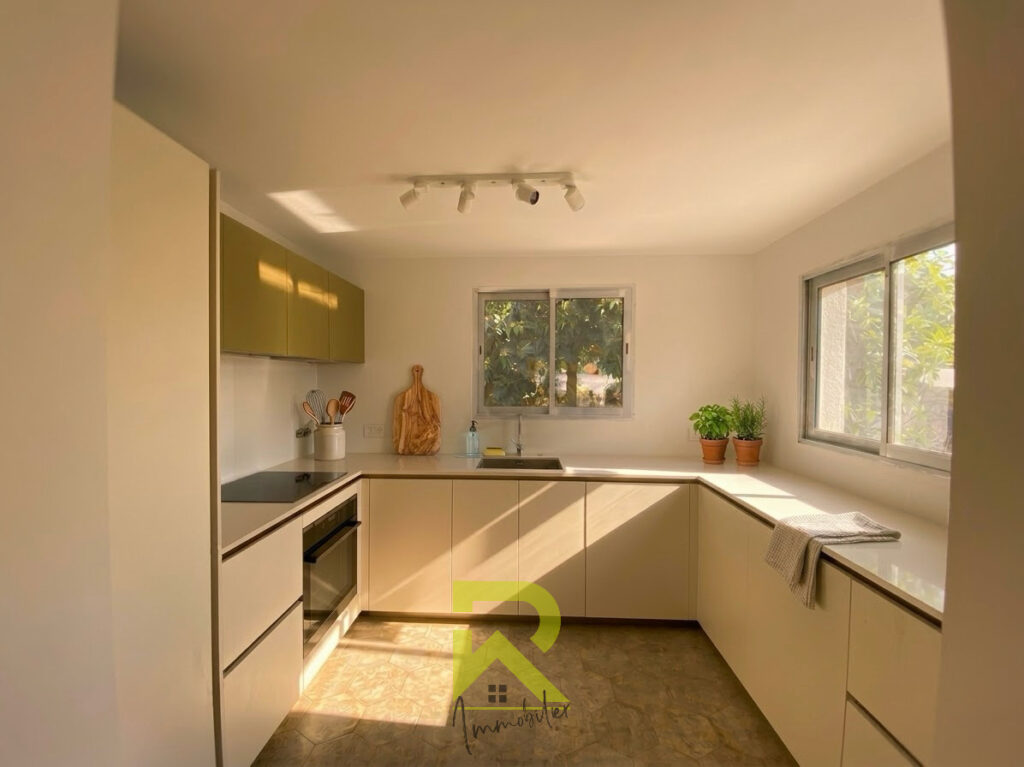 GRAU D&rsquo;AGDE, Villa 3 faces rénovée récemment de plain-pied a – 4 pièces – 3 chambres – 72 m²