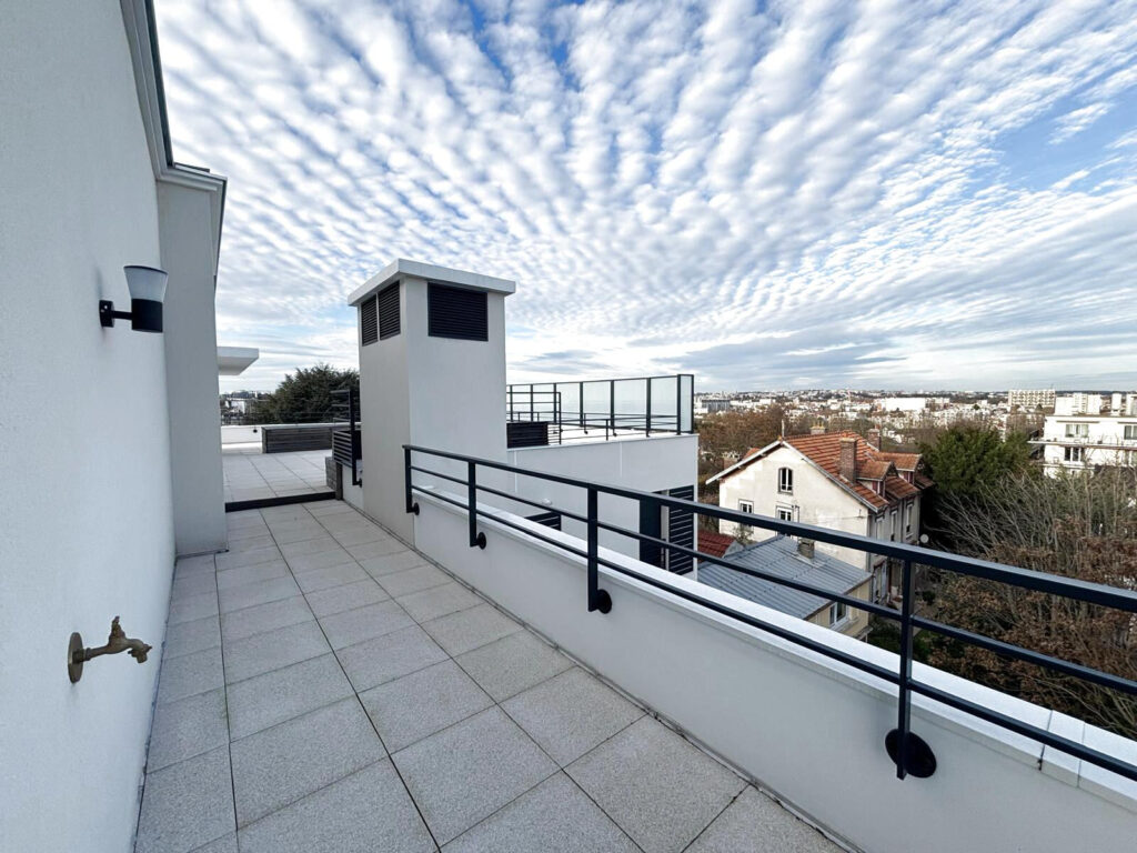 Un art de vivre rare au sommet   Disponible dès maintenant – 4 pièces – 3 chambres – 82 m²