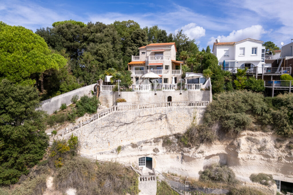 Villa d&rsquo;exception, terrasse vue océan, dépendance, chemin à  – 5 pièces – 3 chambres – 133.21 m²
