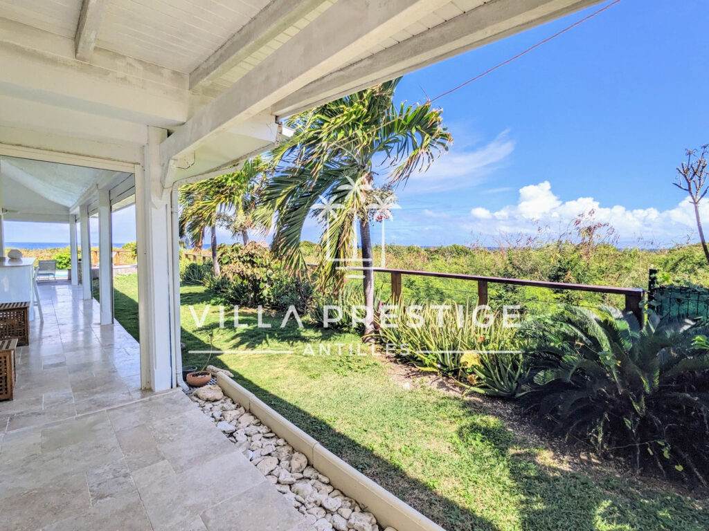 VILLA PREMIERE LIGNE 3 CHAMBRES AVEC PISCINE, ACCES PLAGE ET – 4 pièces – 3 chambres – 93 m²