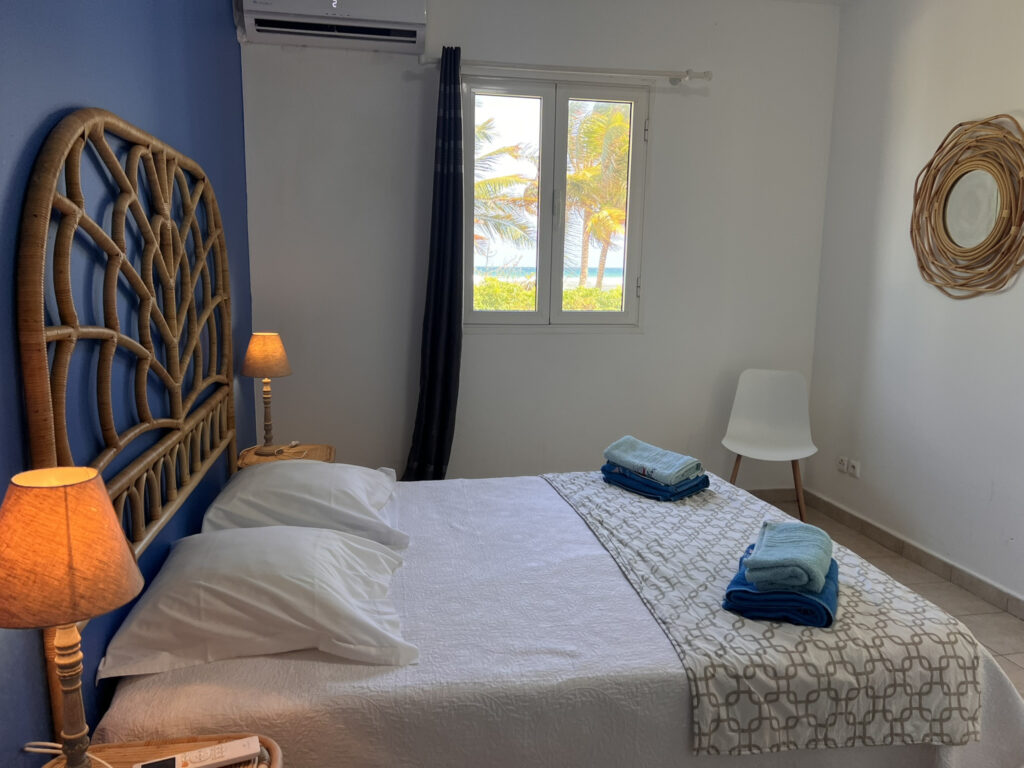 MAISON DE PLAGE FACE A LA MER A ST FRANCOIS – 4 pièces – 3 chambres – 109 m²