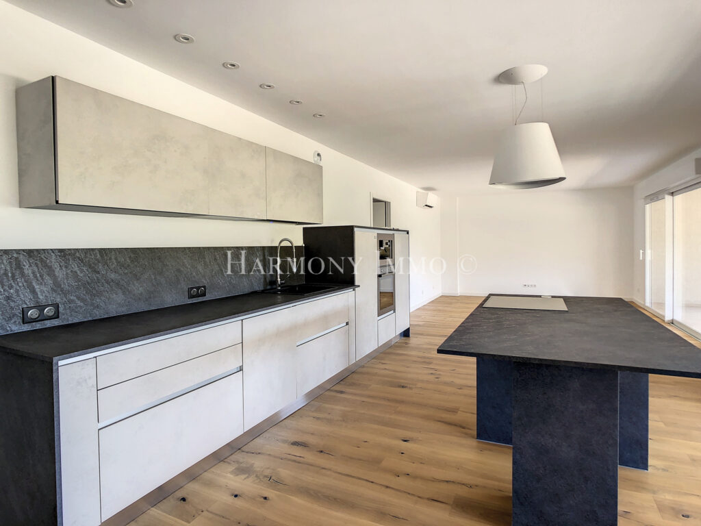 Pietrosella. Villa sur le toit . à  5 min de la plage d&rsquo;Ago – 4 pièces – 3 chambres – 113 m²