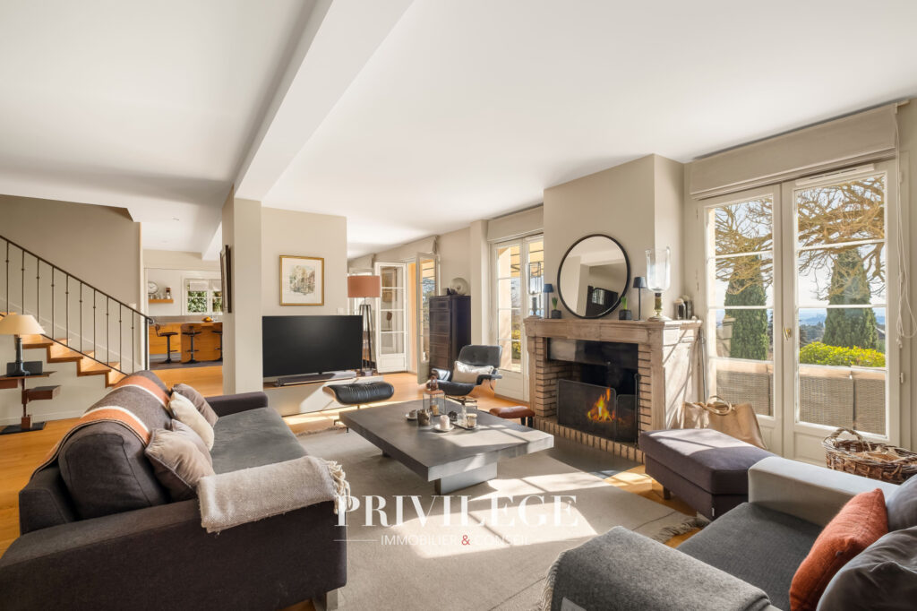 Saint Didier au Mont d&rsquo;Or – Saint – Fortunat -Maison Familia – 7 pièces – 5 chambres – 208 m²