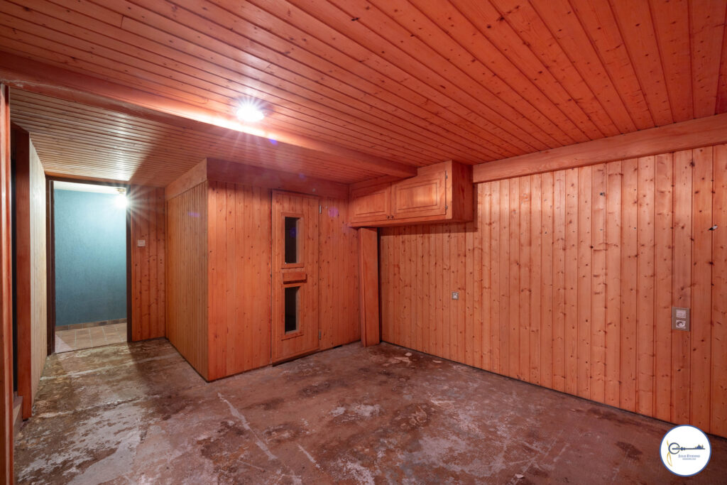 Maison LE MENIL 12 Pièces 314m2 – 12 pièces – 5 chambres – 314 m²