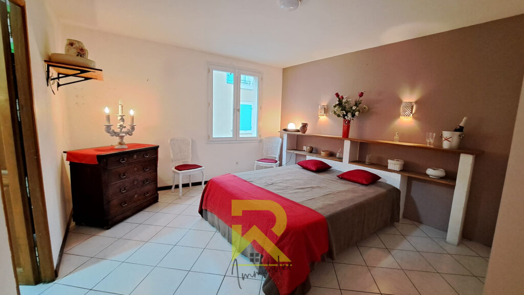Maison d exception a GRUISSAN VILLAGE Prix au m2 imbattable  – 8 pièces – 3 chambres – 194 m²