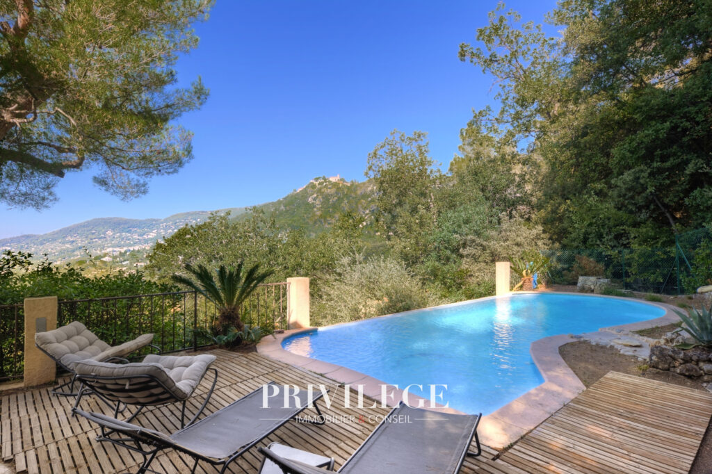 Vue Mer et Village de Cabris   Maison 5 Pièces 160 m2 – 5 pièces – 4 chambres – 144.39 m²