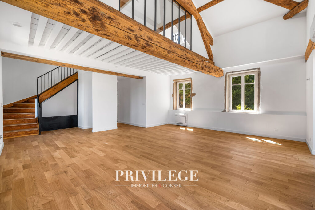 Lyon 9 – St Rambert  proche de l&rsquo;Ile Barbe- Duplex comme u – 5 pièces – 4 chambres – 163.74 m²