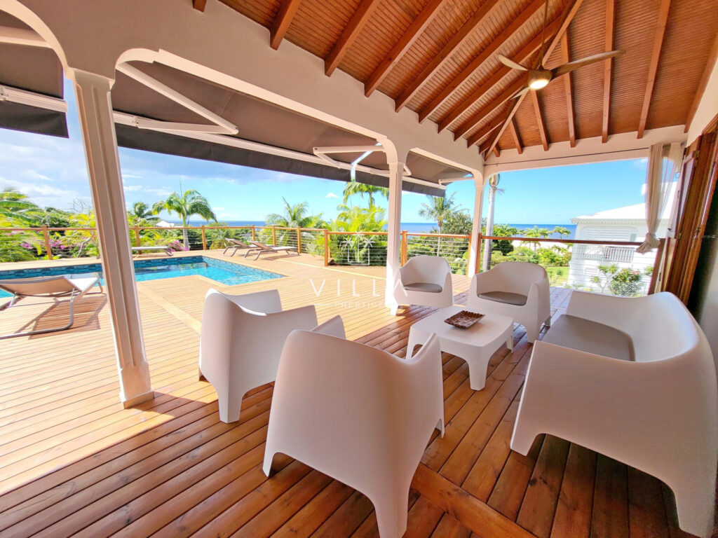 SUPERBE VILLA VUE MER 4 CHAMBRES+BUREAU – PISCINE – DESHAIES – 6 pièces – 4 chambres – 195 m²