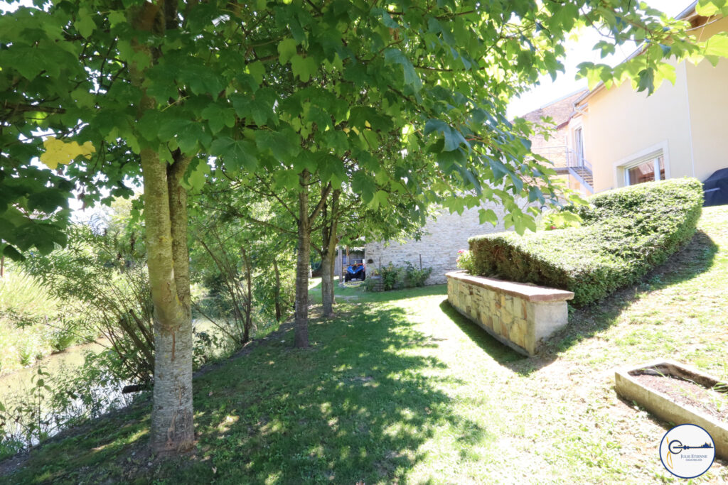 Maison Dompaire 8 pièces 187 m2 – 8 pièces – 4 chambres – 187 m²