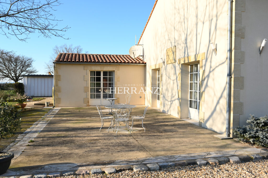 Maison de campagne  – 6 pièces – 4 chambres – 142.43 m²