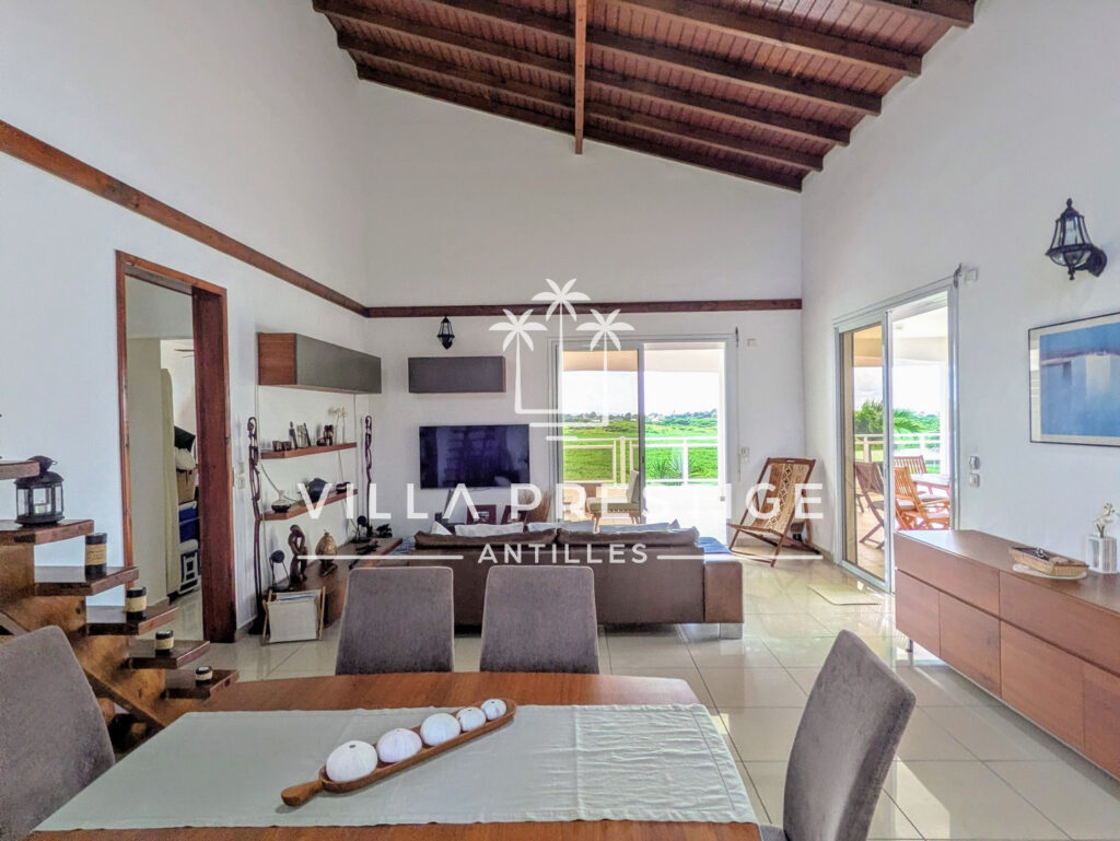 PROPRIÉTÉ D&rsquo;EXCEPTION VILLA T6 ET 2 LOGEMENTS T2 – VUE DÉGAG – 10 pièces – 7 chambres – 257.37 m²