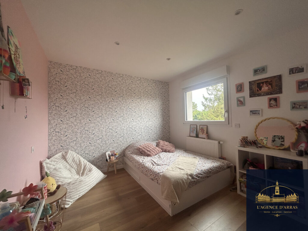 MAISON NEUVE IDEALEMENT SITUÉE CUA – 7 pièces – 5 chambres – 181 m²