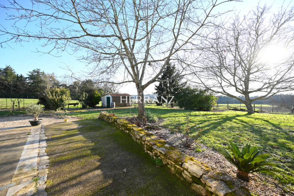 Maison de campagne  – 6 pièces – 4 chambres – 142.43 m²