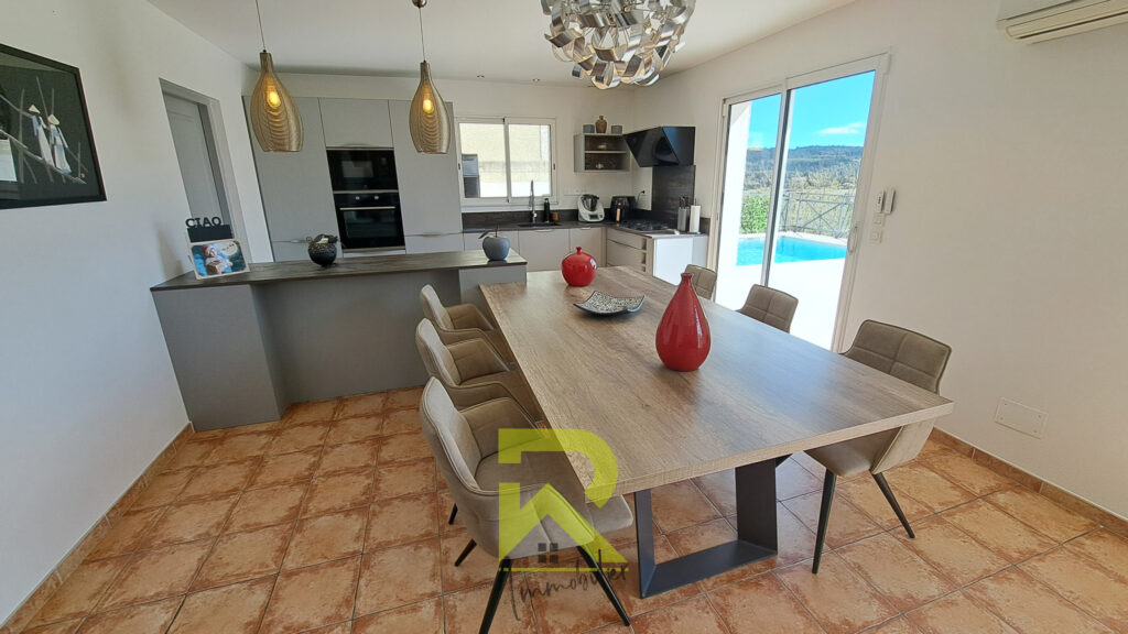 VILLA 170 M2 JARDIN, PISCINE ET VUE MONTAGNE – VIGNE – 5 pièces – 4 chambres – 170 m²