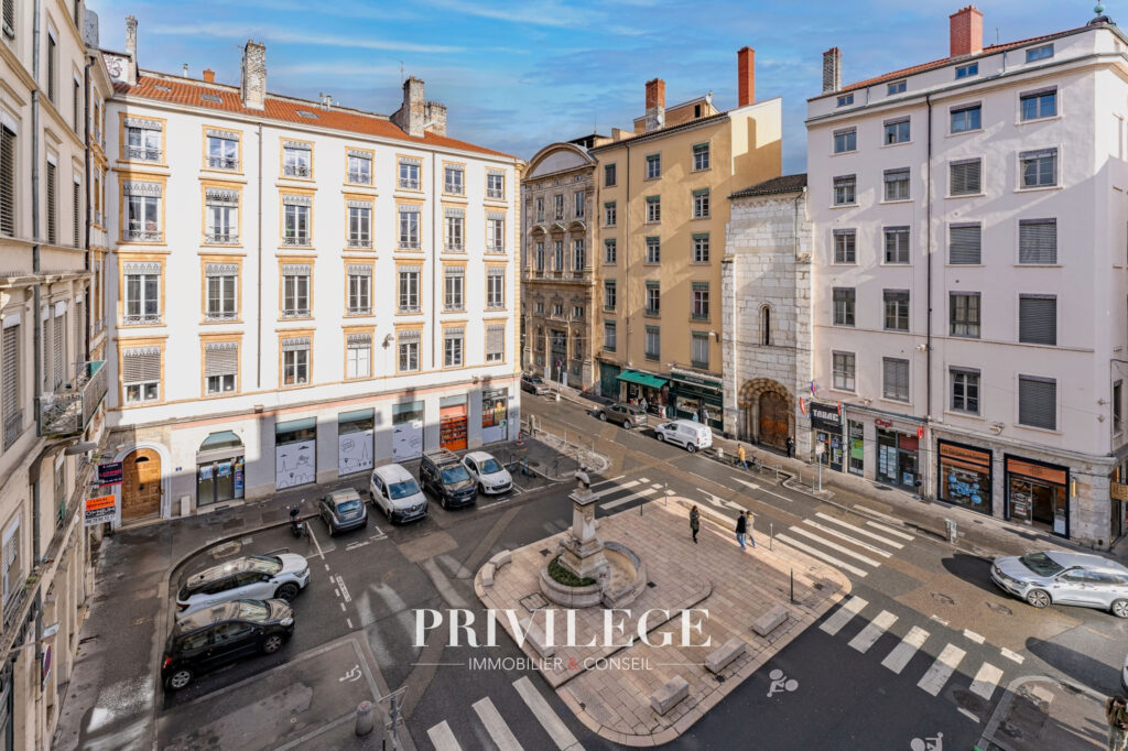 Appartement 90 m2 place Meissonnier – 4 pièces – 3 chambres – 91 m²