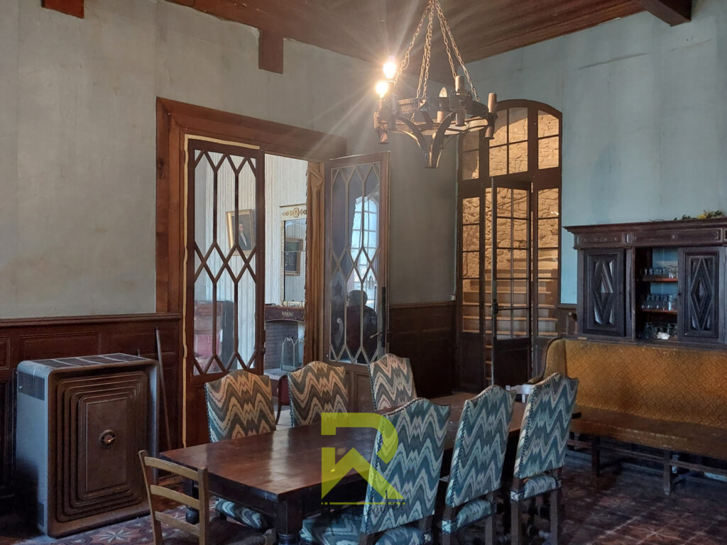 Château dans le minervois proche de Carcassonne – 21 pièces – 12 chambres – 360 m²