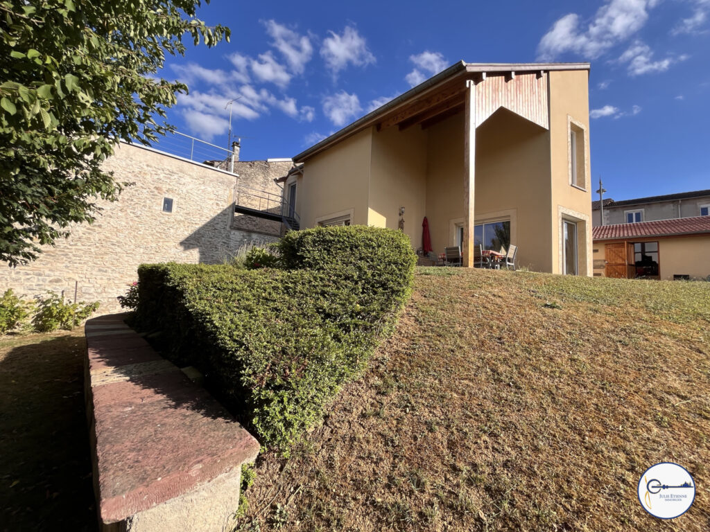 Maison Dompaire 8 pièces 187 m2 – 8 pièces – 4 chambres – 187 m²