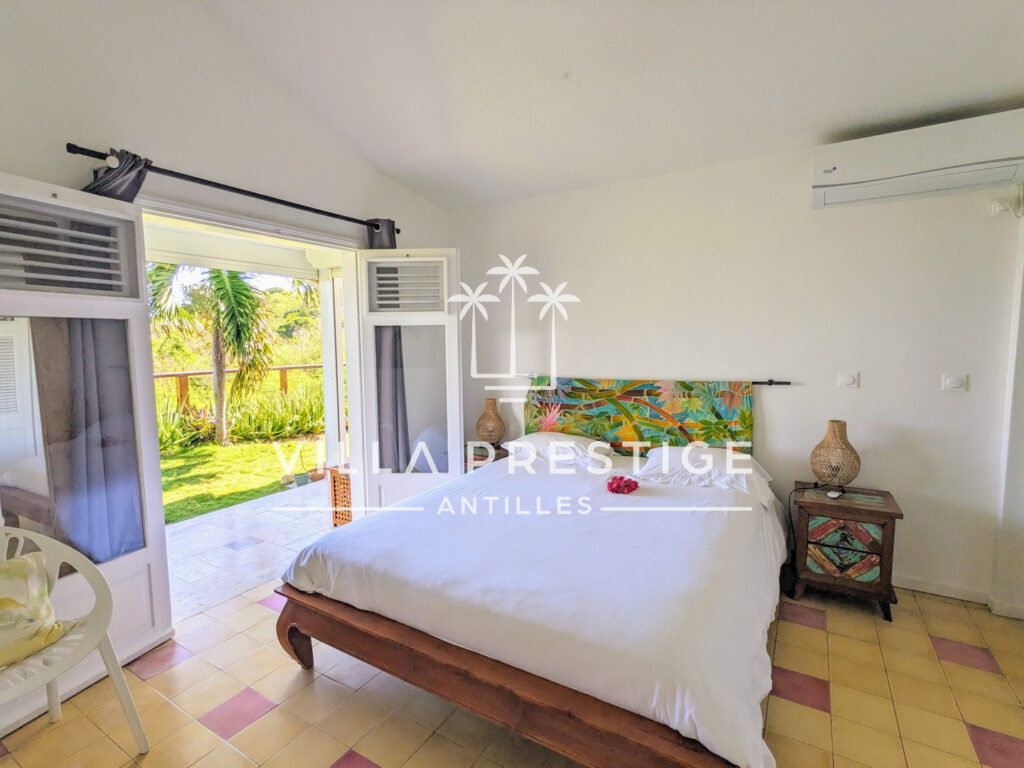 VILLA PREMIERE LIGNE 3 CHAMBRES AVEC PISCINE, ACCES PLAGE ET – 4 pièces – 3 chambres – 93 m²