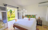 VILLA PREMIERE LIGNE 3 CHAMBRES AVEC PISCINE, ACCES PLAGE ET – 4 pièces – 3 chambres – 93 m²