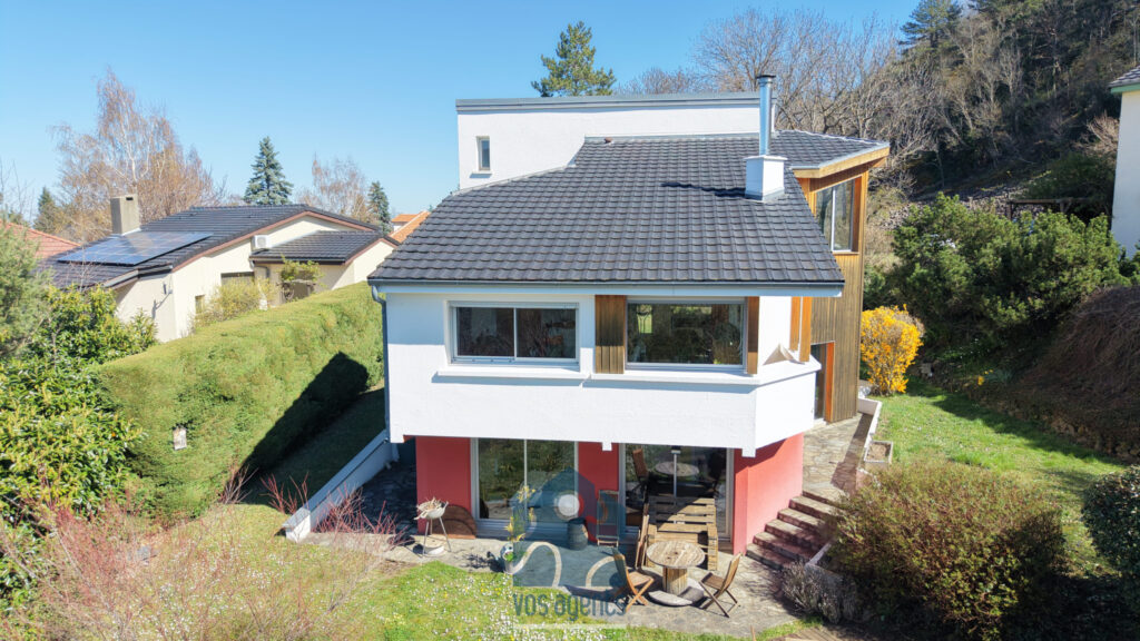 Maison d&rsquo;architecte 7 pièces avec garage, terrasse et terrai – 7 pièces – 5 chambres – 175 m²