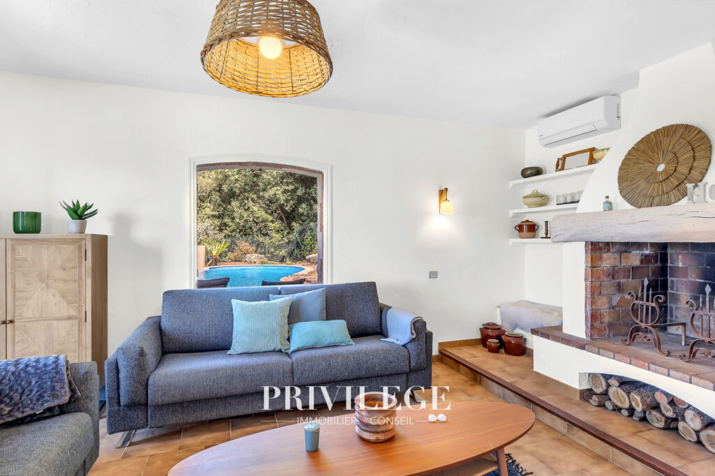 Vue Mer et Village de Cabris   Maison 5 Pièces 160 m2 – 5 pièces – 4 chambres – 144.39 m²