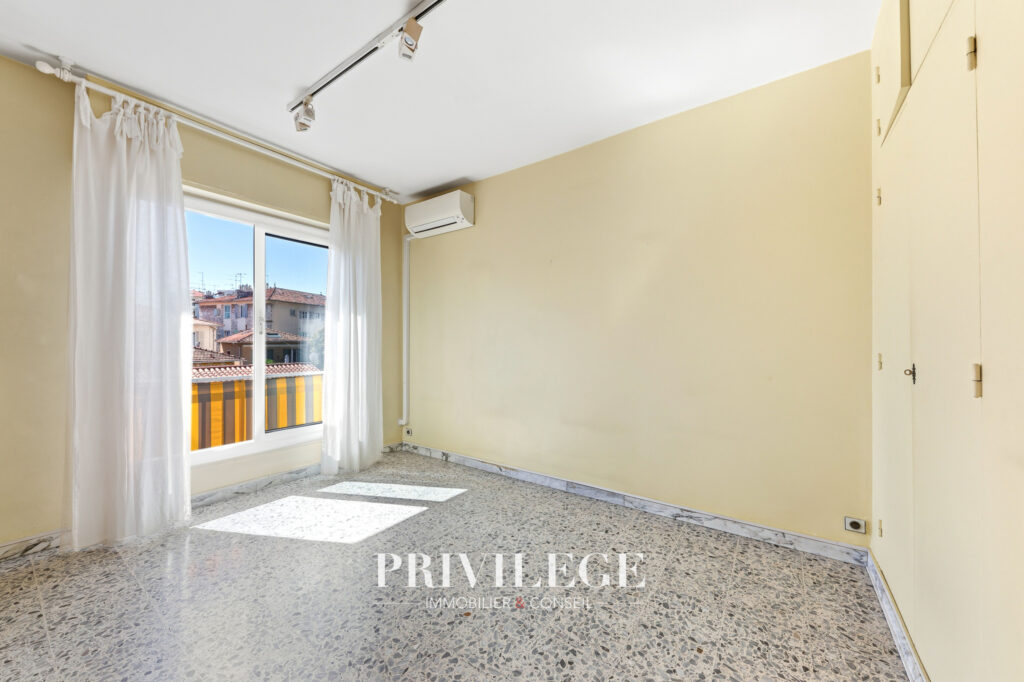 Nice   Mantega/Évêché | 2 pièces lumineux, terrasse, vue dég – 2 pièces – 1 chambre – 46.92 m²