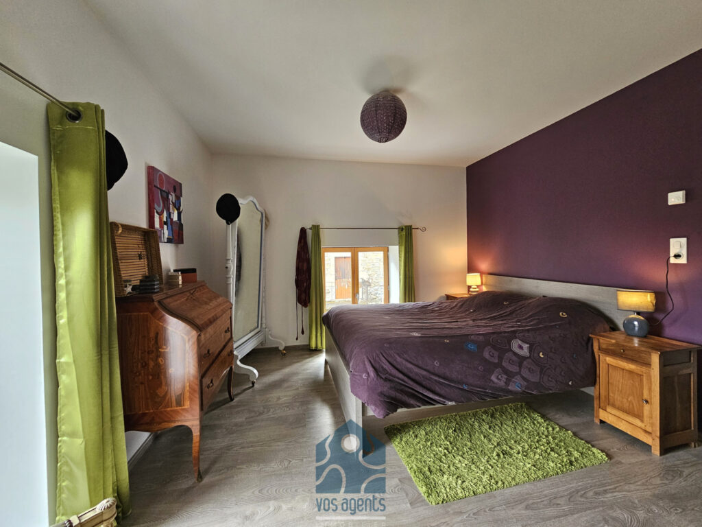 Propriété 9 pièces avec gîte et partie privative, grange, pi – 9 pièces – 6 chambres – 300 m²