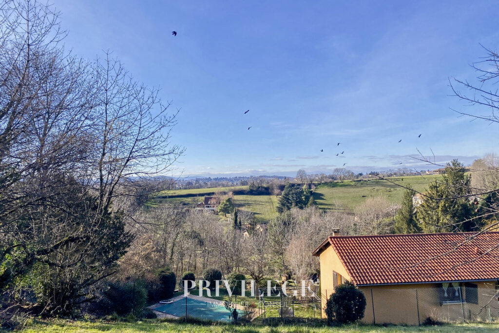 Terrain à bâtir avec vue – NR pièces – NR chambres – 905 m²