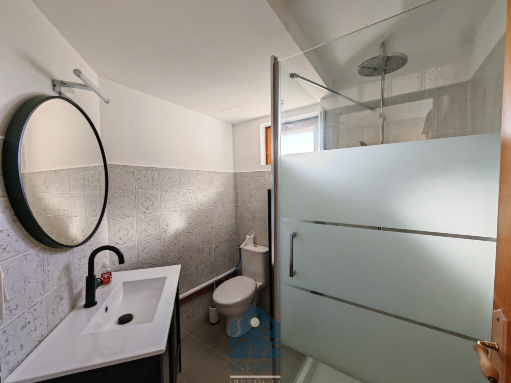 Maison 120m2 sur 700m2 de terrain – 5 pièces – 3 chambres – 120 m²