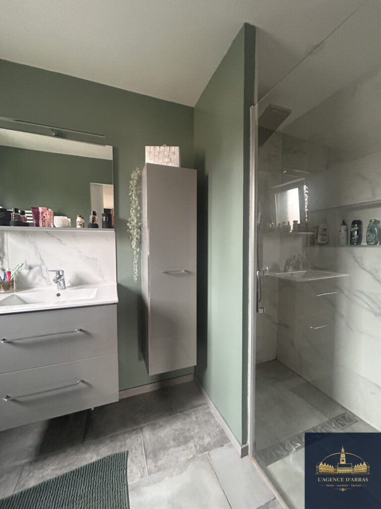 MAISON NEUVE IDEALEMENT SITUÉE CUA – 7 pièces – 5 chambres – 181 m²