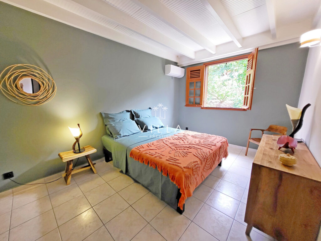 SUPERBE VILLA VUE MER 4 CHAMBRES+BUREAU – PISCINE – DESHAIES – 6 pièces – 4 chambres – 195 m²