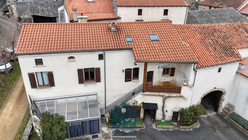 Maison 5 pièces 3 chambres avec véranda, terrasse et deux gr – 5 pièces – 3 chambres – 200 m²