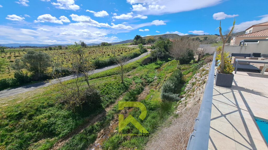 VILLA 170 M2 JARDIN, PISCINE ET VUE MONTAGNE – VIGNE – 5 pièces – 4 chambres – 170 m²