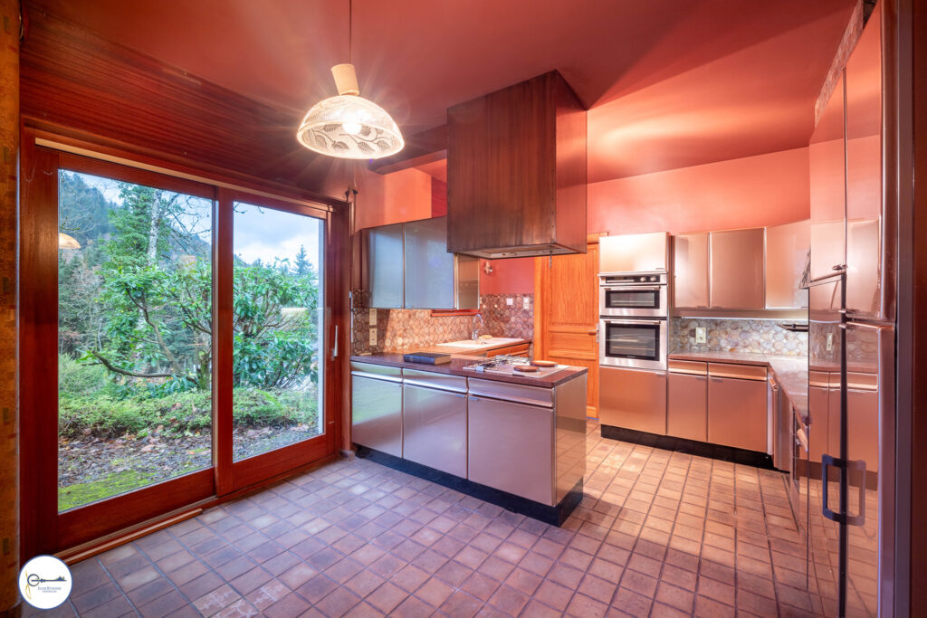 Maison LE MENIL 12 Pièces 314m2 – 12 pièces – 5 chambres – 314 m²